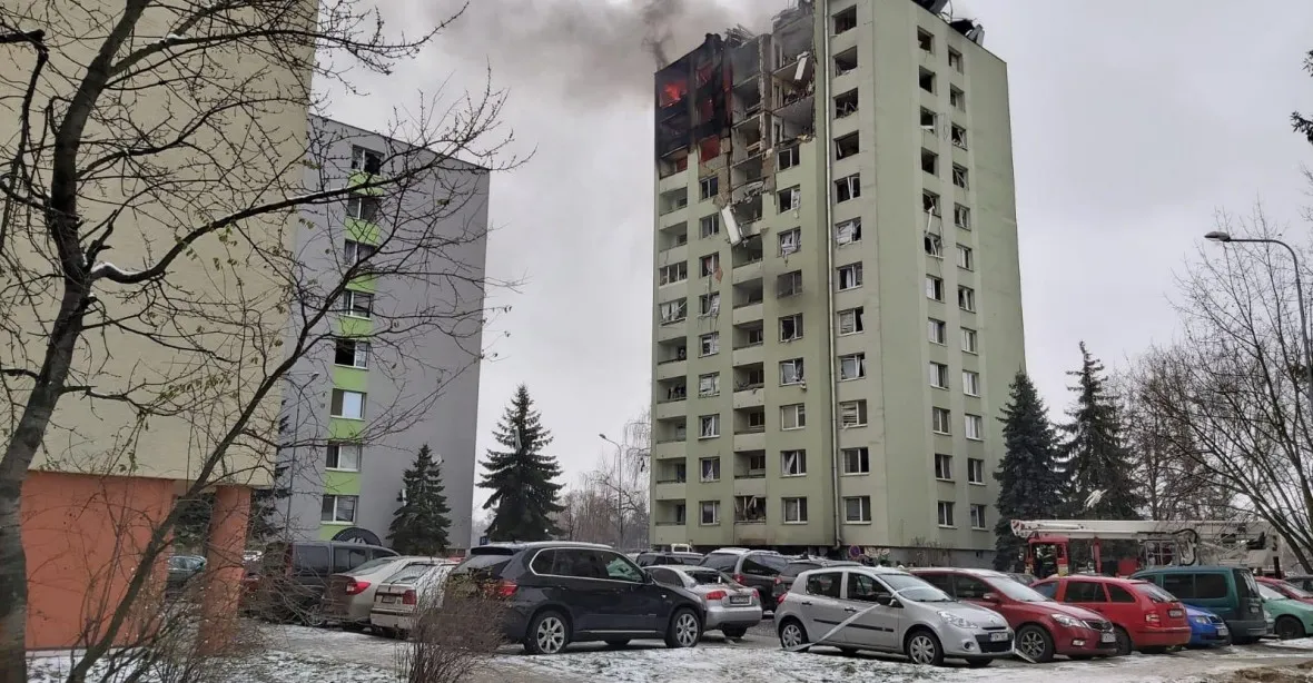 Prešovský panelák po výbuchu plynu skončil v plamenech, zemřelo několik lidí