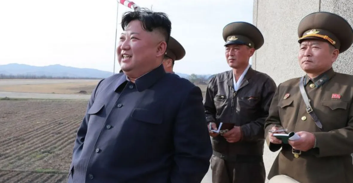 Kimovy raketové hrozby a mlžení. KLDR prý uskutečnila další ‚významný test‘ na základně Sohe