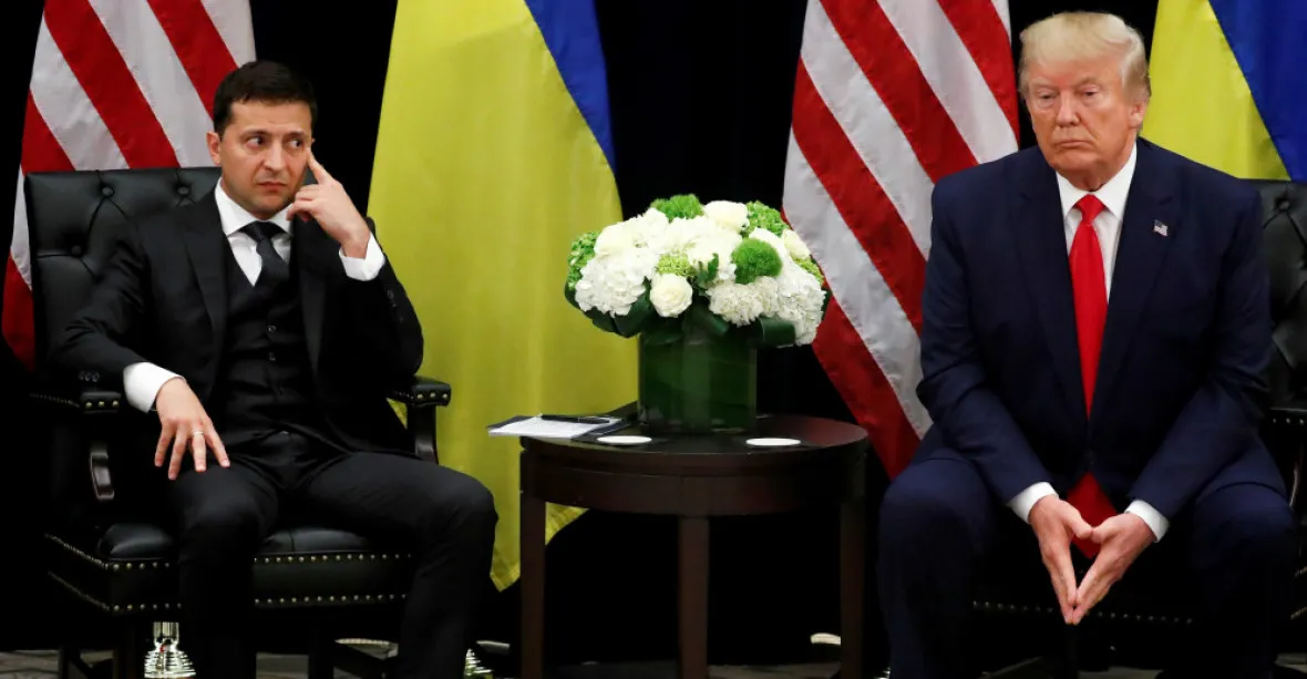 Bílý dům žádal zastavit pomoc Kyjevu 91 minut po Trumpově telefonátu se Zelenským