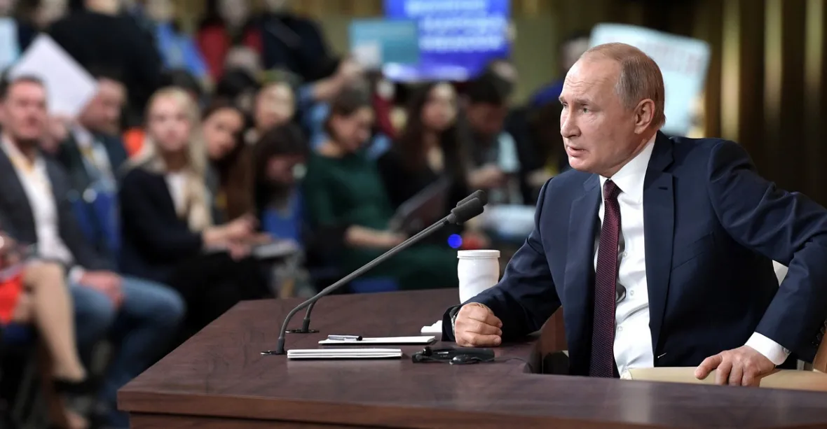 Novinářka, která neplánovaně položila Putinovi otázku, skončila