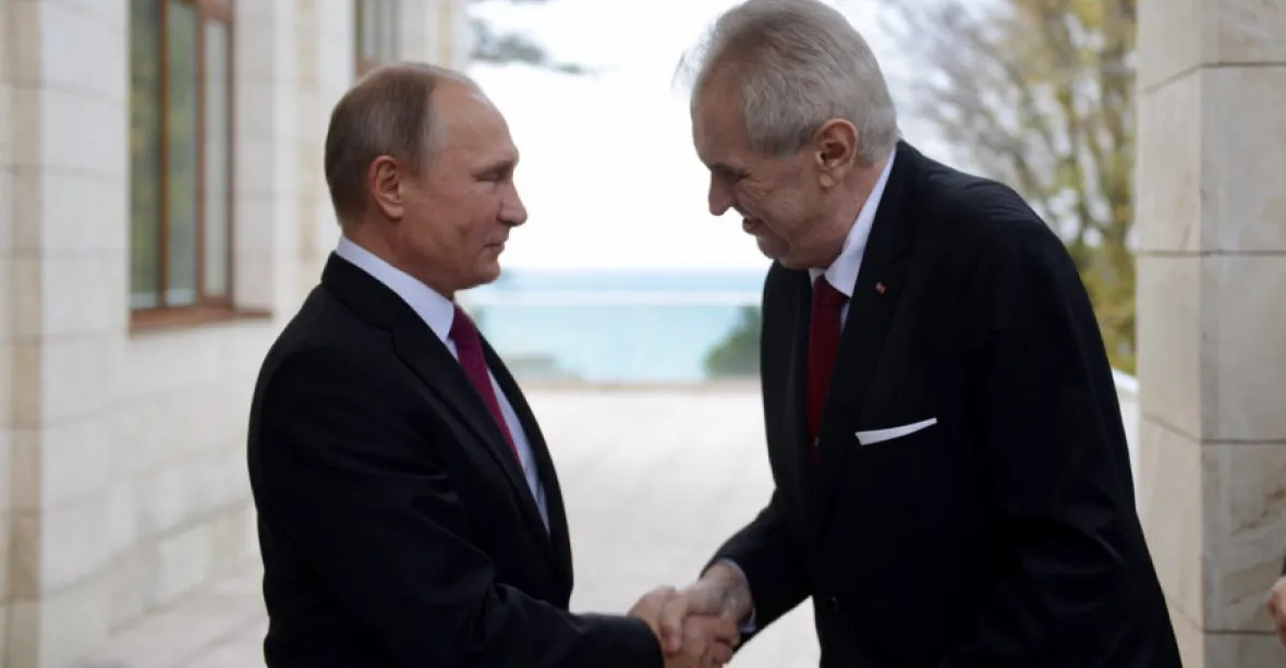Putin láká Zemana do Moskvy na oslavy výročí konce války, půjde prý o družbu
