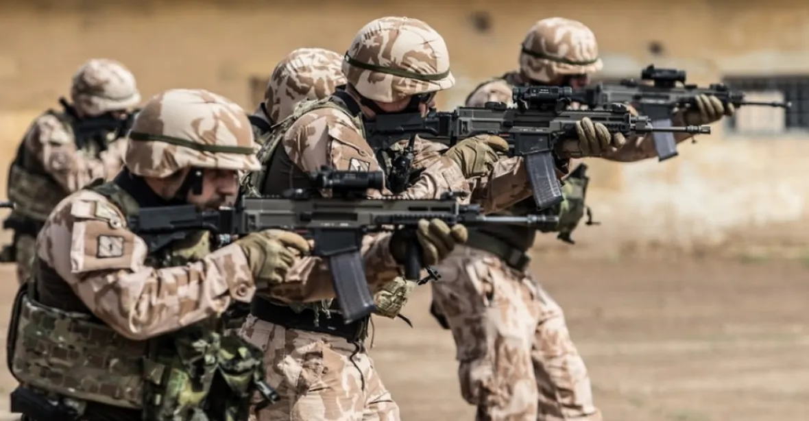 Čeští vojáci v Iráku nemají žádný problém, k jejich stažení zatím nedojde, tvrdí Babiš