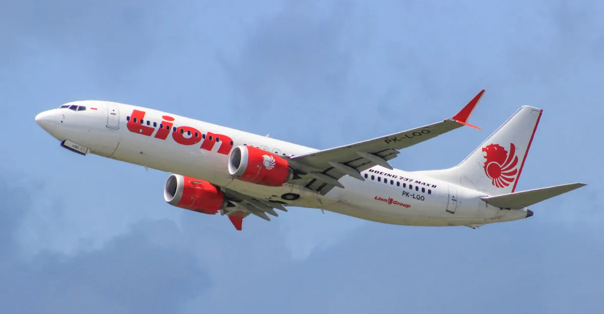 „Toto letadlo navrhli klauni.“ Boeing zveřejnil interní zprávy, které kritizují 737 MAX
