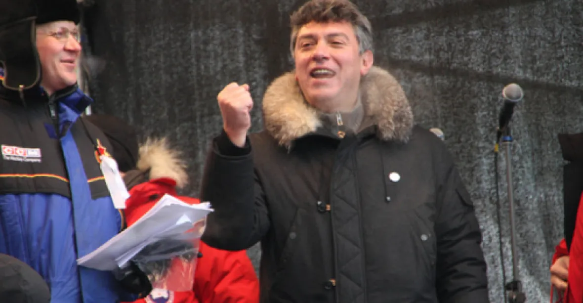 Praha riskuje zlobu Kremlu, když přejmenuje náměstí po Němcovovi, všímají si Britové