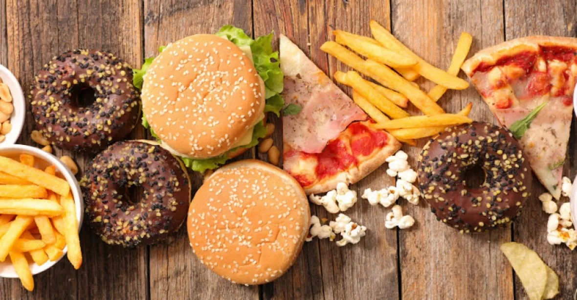 Američané vyhodí až 40 % koupeného jídla, tvrdí studie