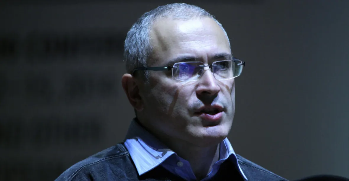 Rusko má Chodorkovskému zaplatit odškodné 50 miliard dolarů, rozhodl soud