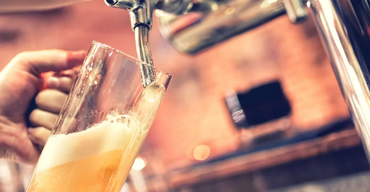 ČSSD přišla s návrhy, jak zjednodušit DPH k pivu. Podle Schillerové ho naopak zkomplikují