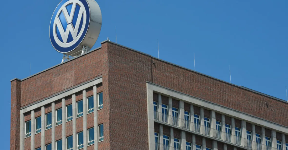 Volkswagen uzavře kvůli koronaviru své evropské závody