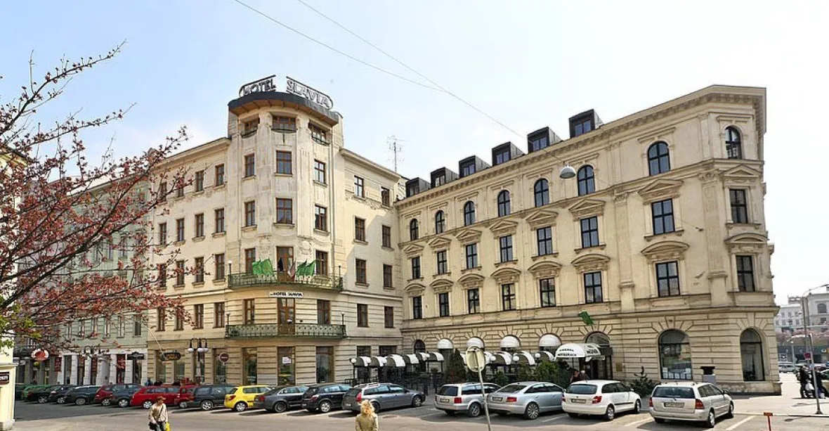 Hotel Slavia už letos neotevře, zaměstnanci dostanou výpověď