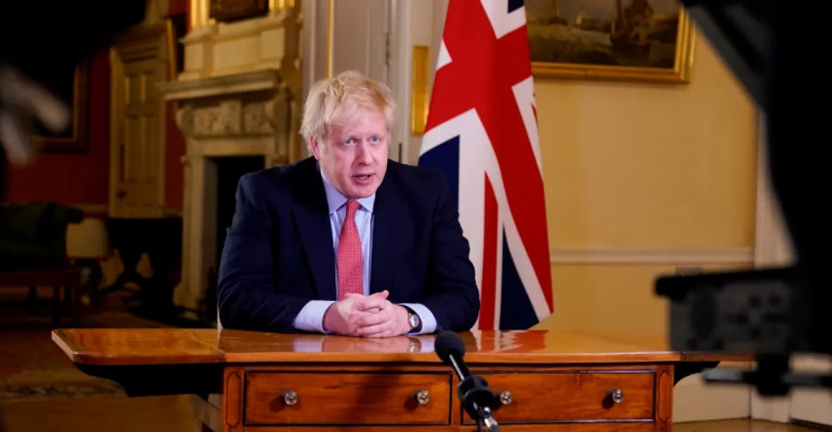 Boris Johnson se vrací do práce. S uvolňováním bude britská vláda hodně opatrná