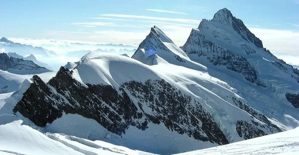 Švýcarská obec odmítla přejmenovat horu pojmenovanou po rasistovi