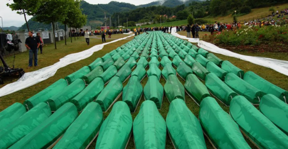 Tisíce mrtvých za 11 dnů. Smrt dcery zatvrdila Mladiče