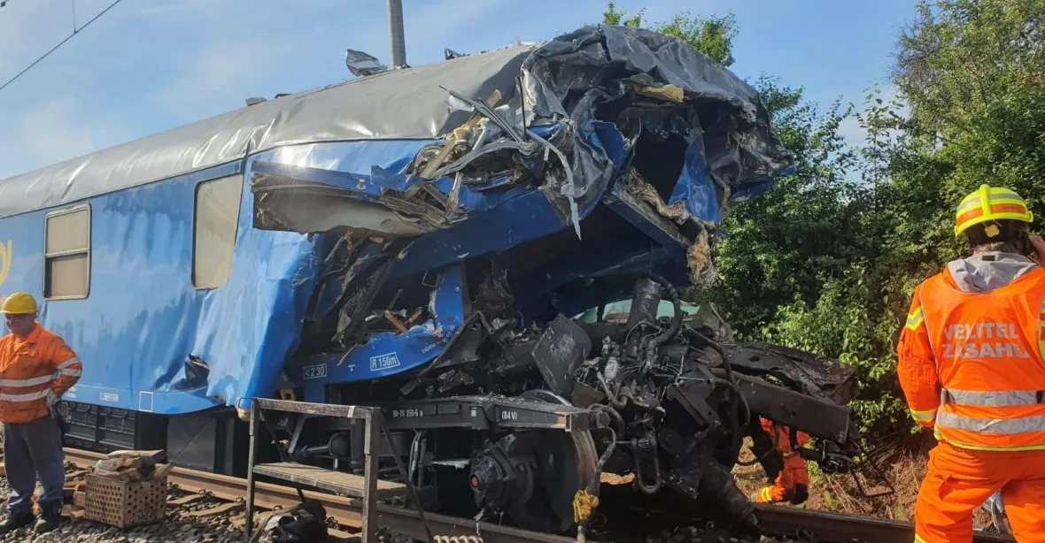 OBRAZEM: Tragická nehoda změnila dva vlaky ve šrot. Zničeno bylo i 800 poštovních balíků