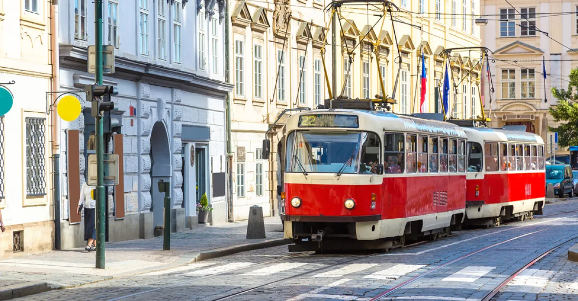 Praha se chystá zdražit jízdné v MHD. Roční jízdenka má stát 5500 korun