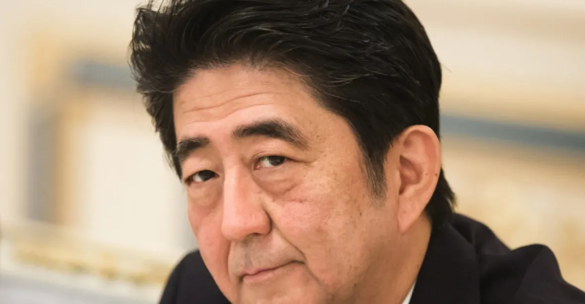 Japonský premiér Šinzó Abe rezignuje. Akcie šly prudce dolů