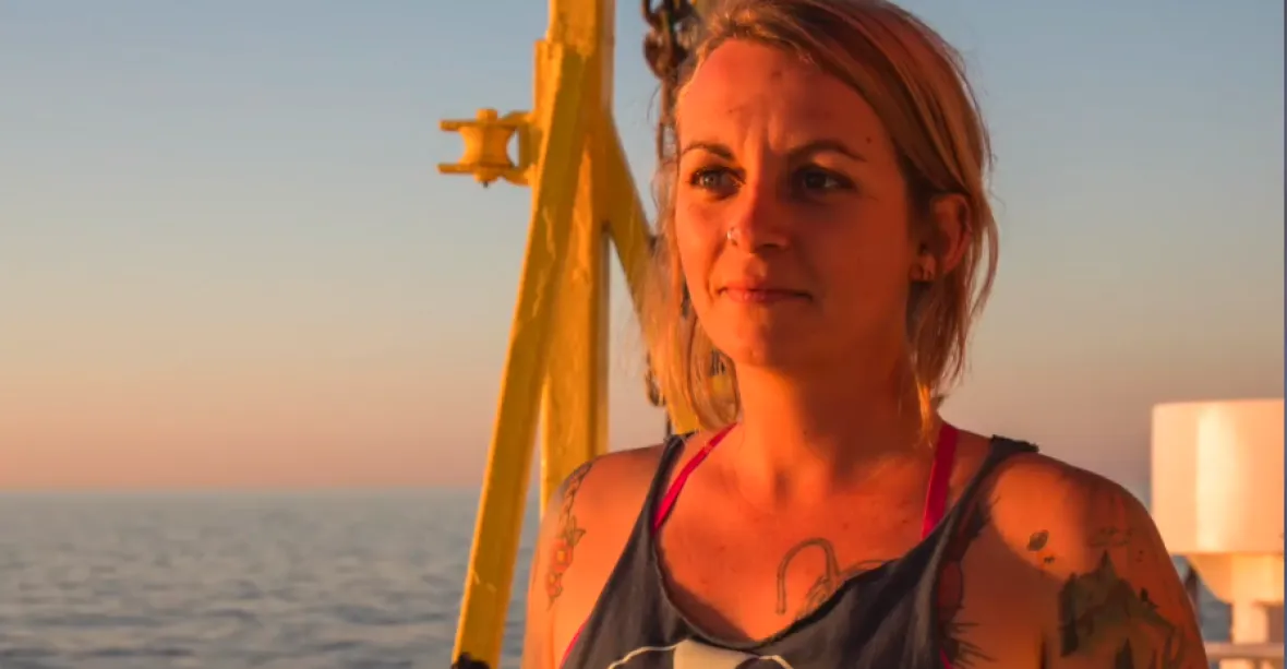 Nová kapitánka Racketová: Nejde o humanitární záchranu na moři, ale o protifašistický boj