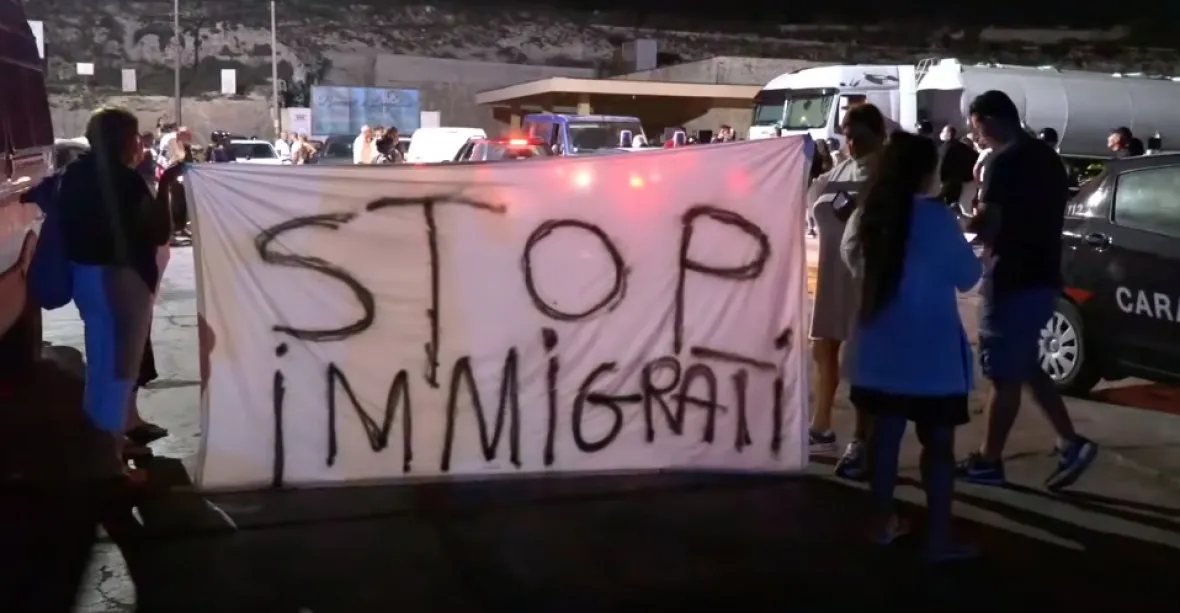 Lampedusa se hroutí. Pokud vláda nezasáhne, celý ostrov jde do stávky, varuje starosta