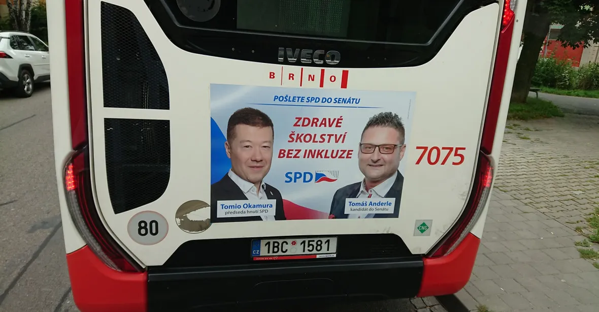 Řidič z Brna odmítl vyjet s autobusem. Vadila mu kampaň SPD zaměřená proti inkluzi