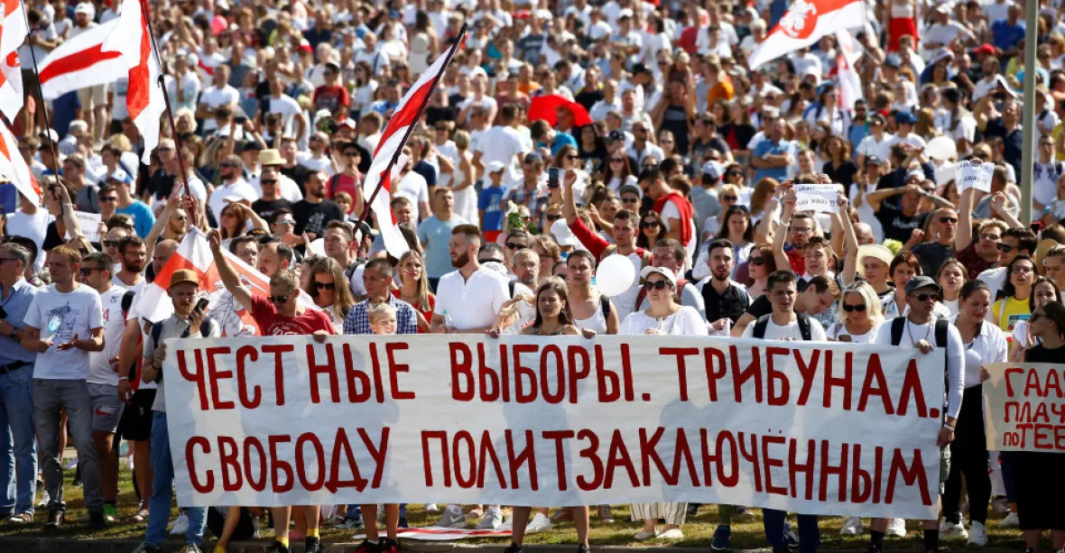 V Bělorusku na začátek školního roku zatýkali protestující studenty