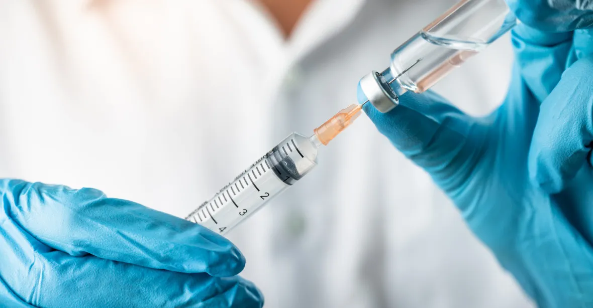 Češi mají prototyp vakcíny proti covidu, o dalším postupu rozhodne Prymula