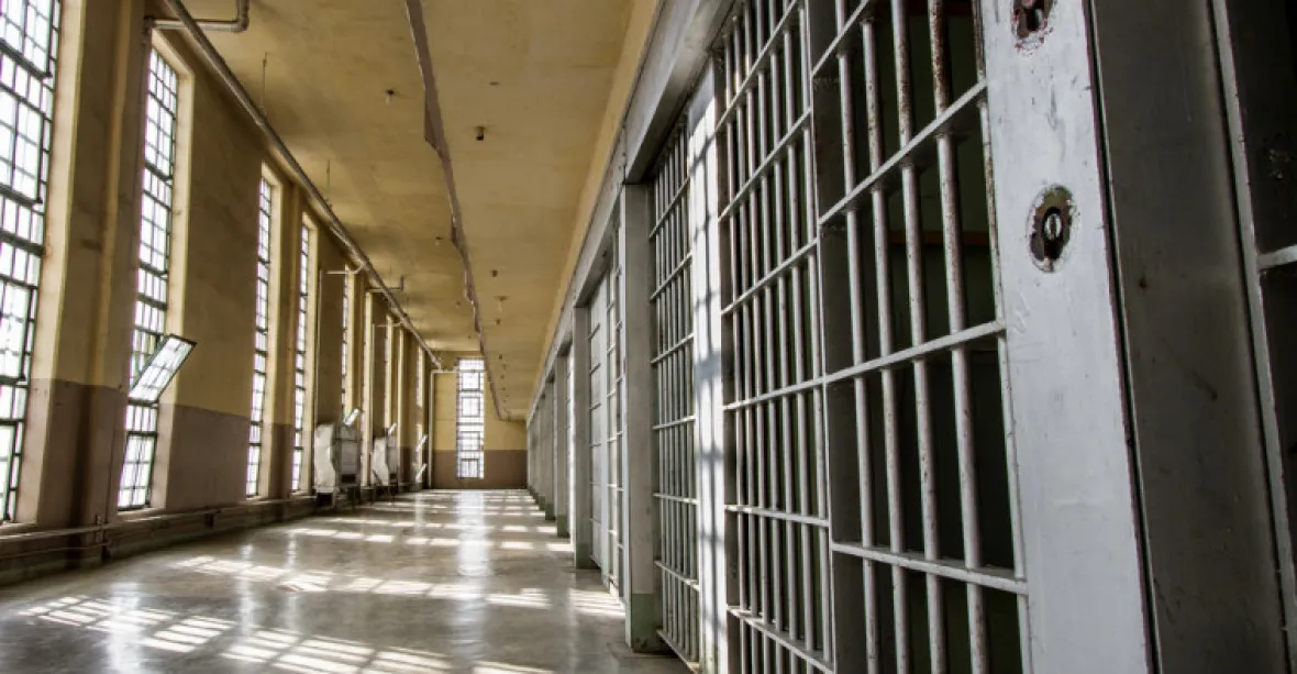 Smrt pedofilního učitele tance ve vězení označila Vězeňská služba jako sebevraždu