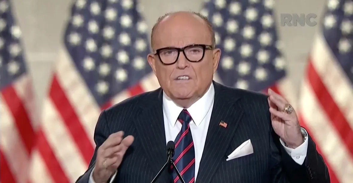 Trumpův právník Giuliani odmítl „kompromitující“ záběry z Borata