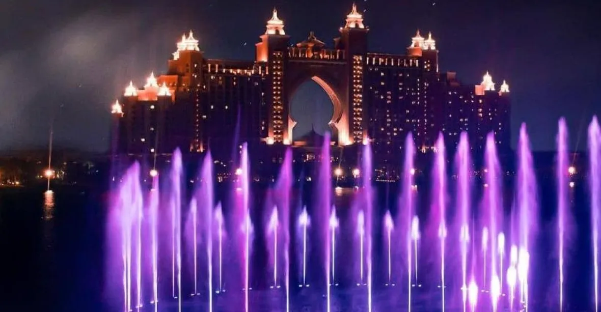Největší fontána na světě je novým dubajským lákadlem