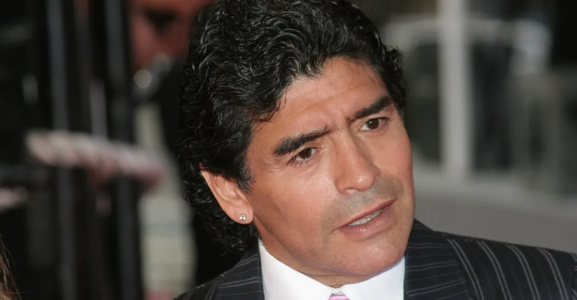 Diego Maradona podstoupil operaci kvůli krvácení do mozku