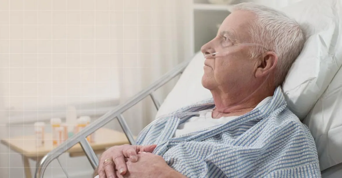 Tisíce seniorů zemřelo kvůli zanedbáné péči v domovech důchodců, uvedla Amnesty international
