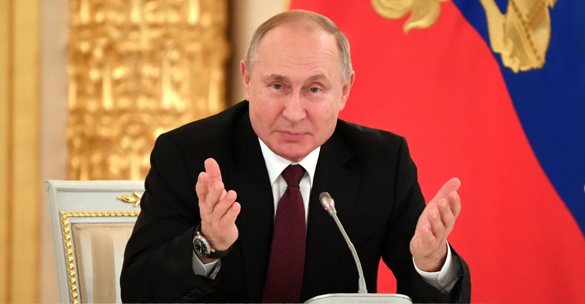 Ruská ústava je nadřazená mezinárodnímu právu, stvrdil Putin