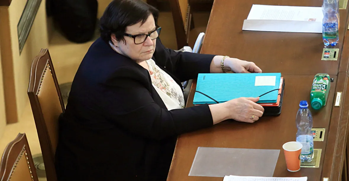 Ministryně Benešová obviňuje státní zástupce z úniků informací do médií