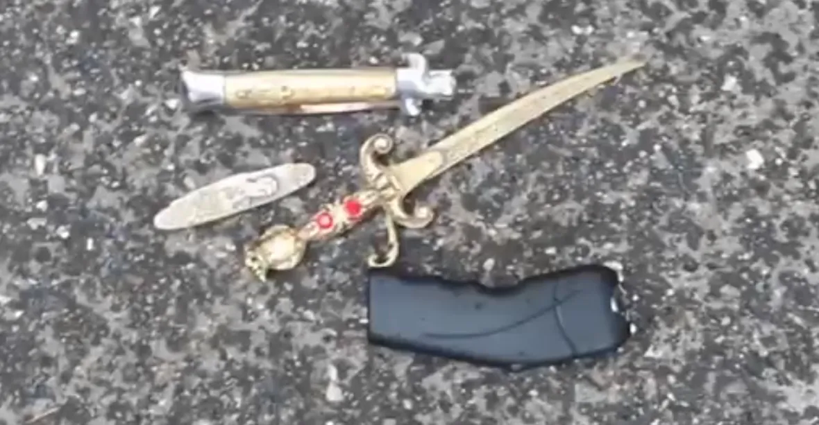 VIDEO: Dopadli jsme podezřelého, oznámila policie k muži, který s nožem přepadal ženy