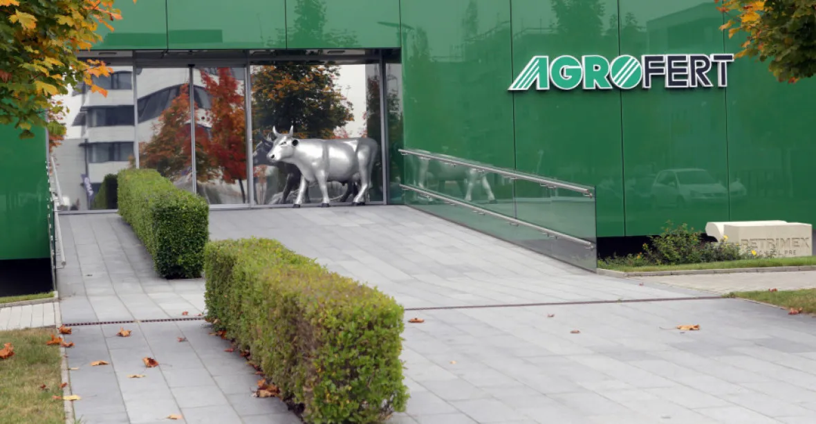 Detektivové prověřují miliardové obchody Agrofertu s firmou Čepro