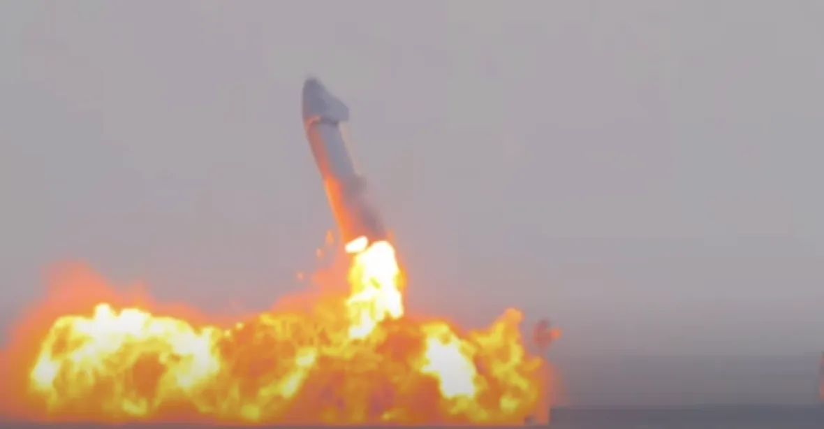 VIDEO: „Krásné přistání.“ Pak ale Muskova raketa Starship nečekaně explodovala
