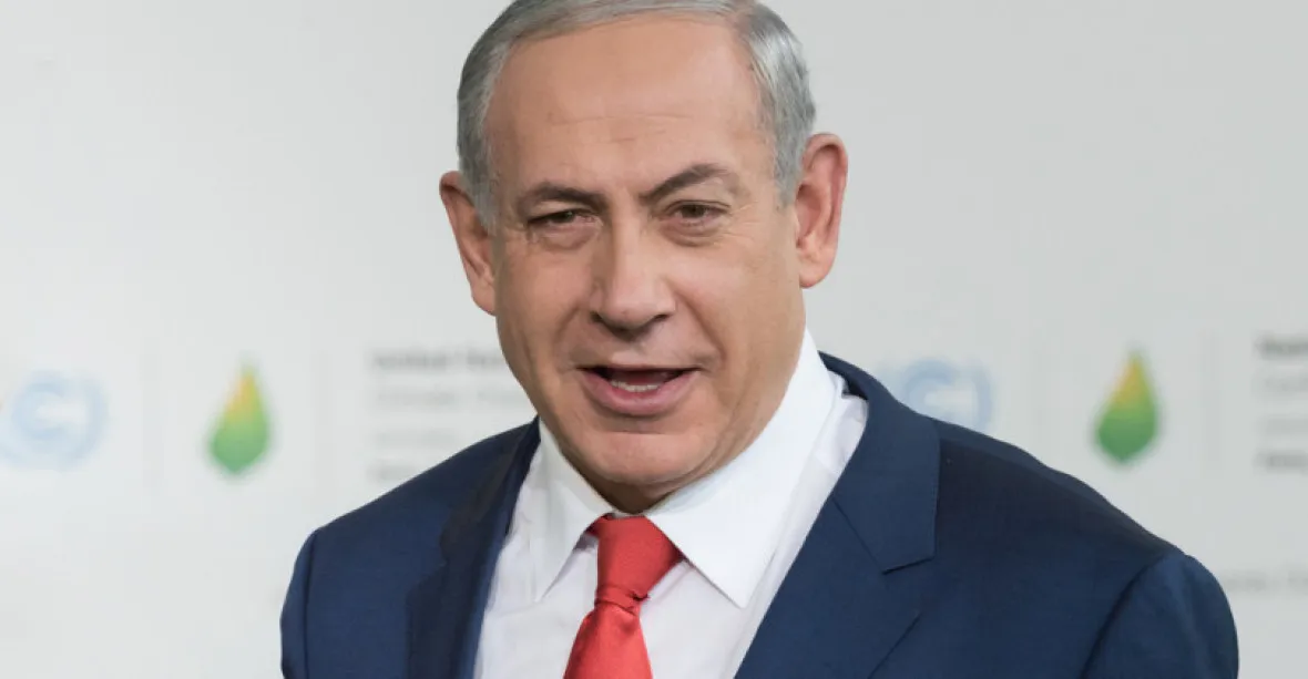 Netanjahu většinu v parlamentu patrně nezíská, zve do vlády i soupeře
