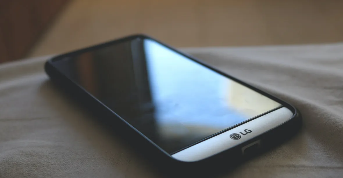 LG ukončuje po šesti ztrátových letech výrobu mobilních telefonů