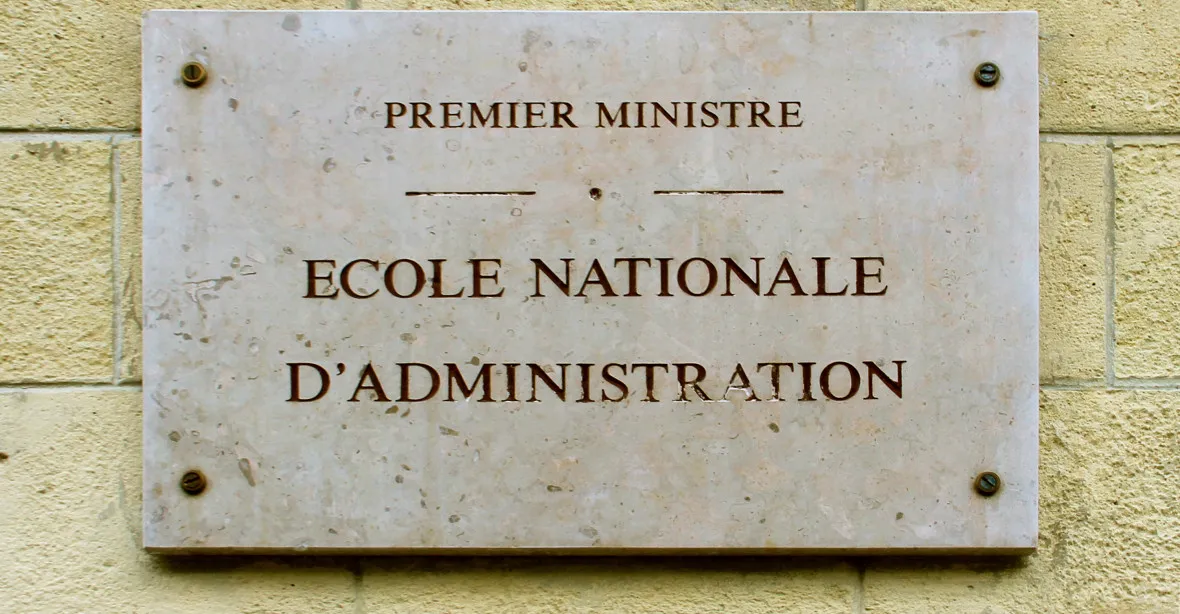 Macron zruší známou prestižní vysokou školu ENA, kde studují francouzské elity