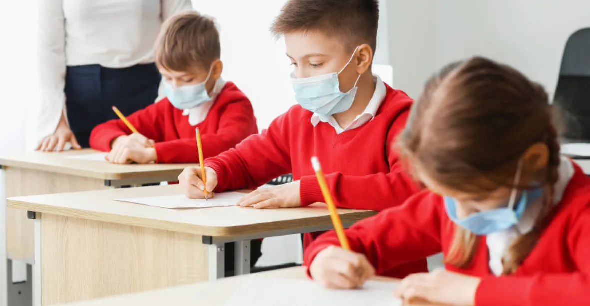 Antigenní testy ve školách budí rozpaky. „Výsledek je nejasný a stojí hromadu peněz“