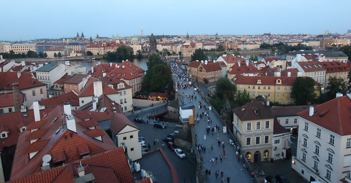 Praha jde proti Airbnb. Chce si pronajmout byty nabízené ke krátkodobým pronájmům