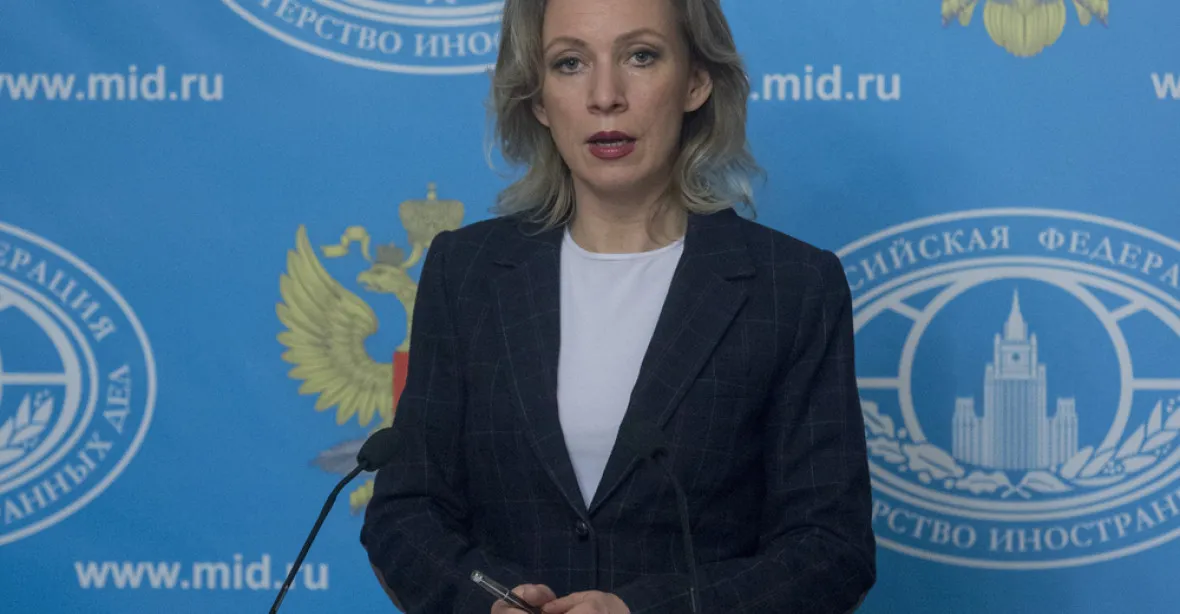 Moskva má vyhoštění svých diplomatů z Česka za provokaci a nepřátelský akt
