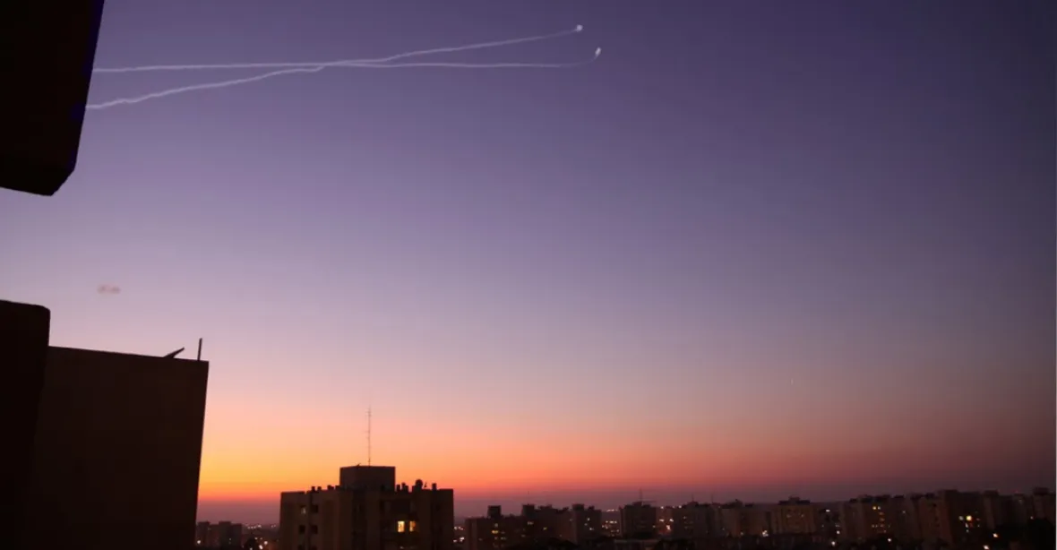 Palestinské rakety mířily poprvé i na sever Izraele, jedna exploze zasáhla i Tel Aviv