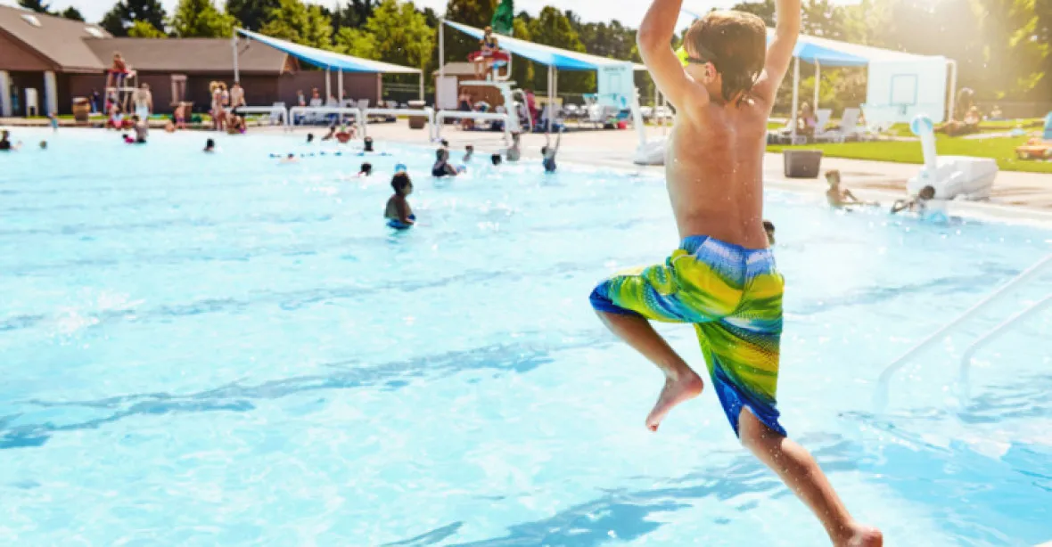 Venkovní bazény se mohou otevřít 31. května. Kolektivní sporty se dočkají navýšení počtu hráčů