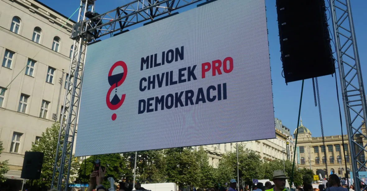 Milion chvilek svolal další demonstraci za nezávislost justice po odchodu šéfa žalobců