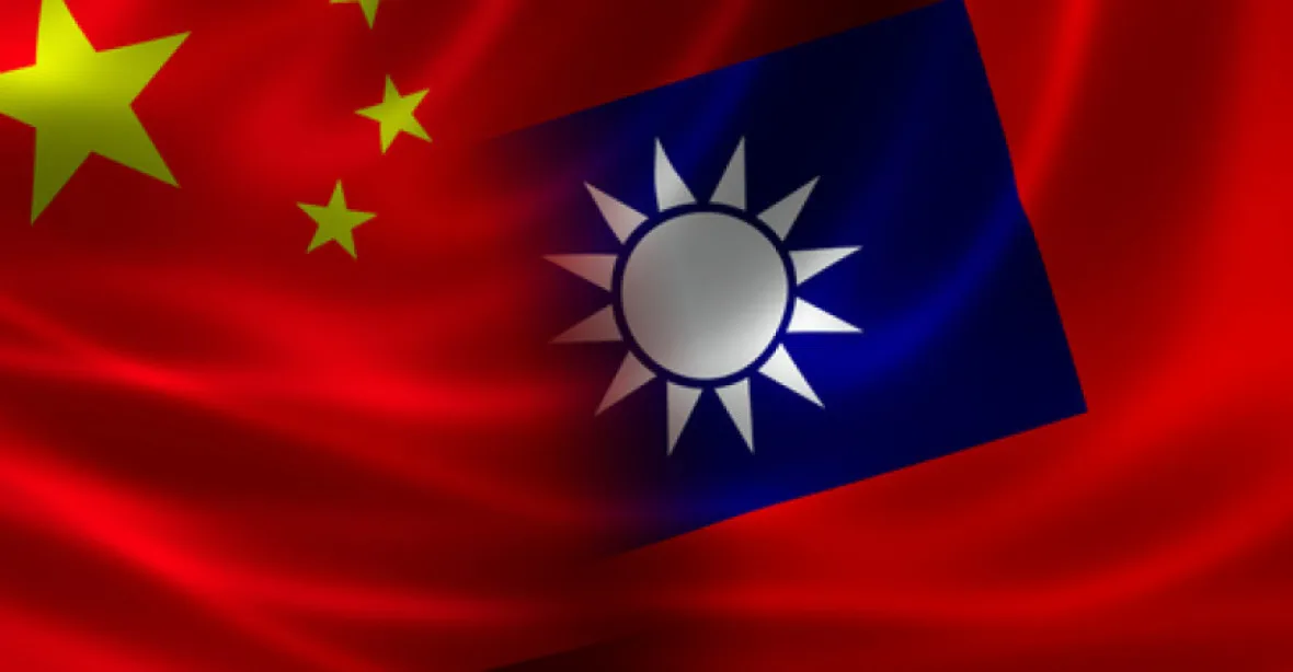Čína s Tchaj-wanem jsou na pokraji války, míní pekingský think tank