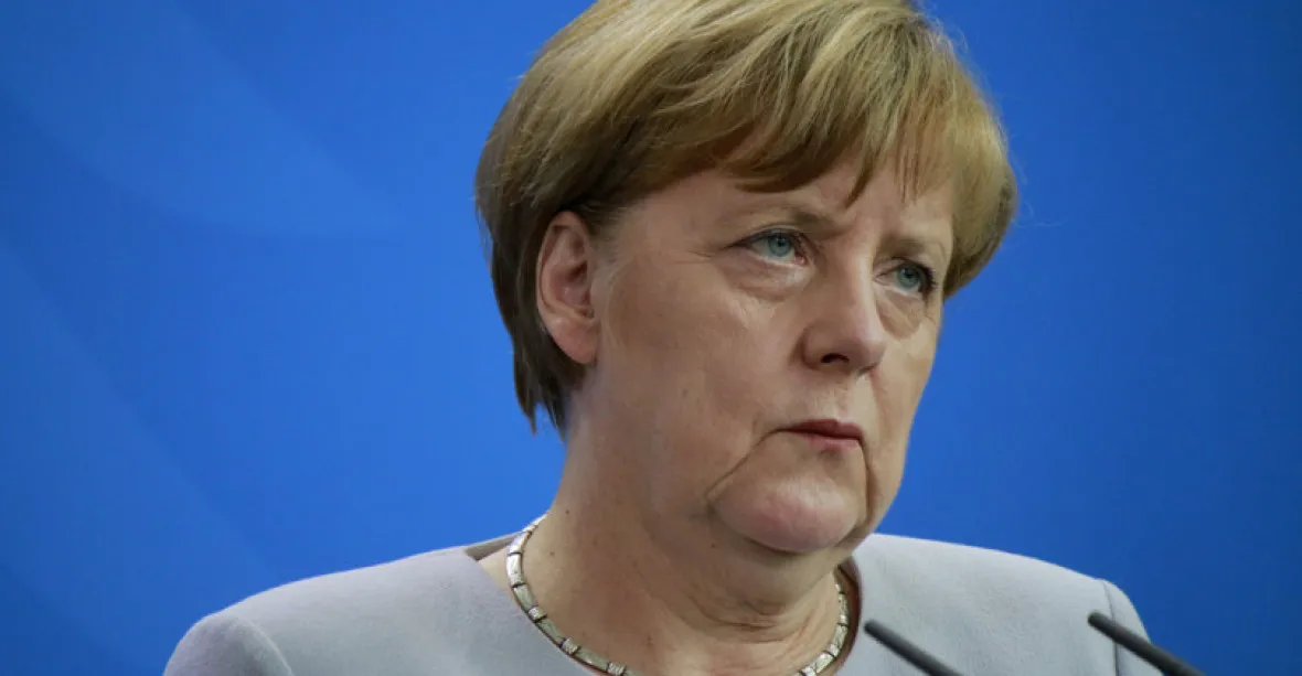 O Vrběticích a vyhoštění diplomatů jste nás informovali pozdě, vyčetla Merkelová Babišovi