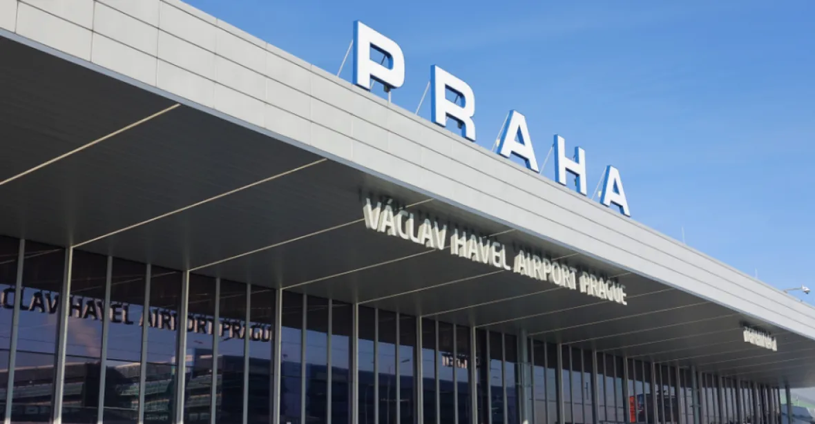 Z letiště v Ruzyni odletěl speciál s desítkami zaměstnanců ruské ambasády
