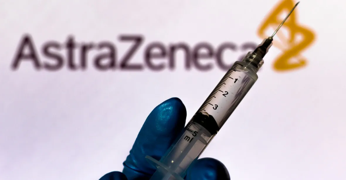 Itálie zvažuje omezení AstryZeneky. Po očkování zemřela na krevní sraženiny osmnáctiletá dívka