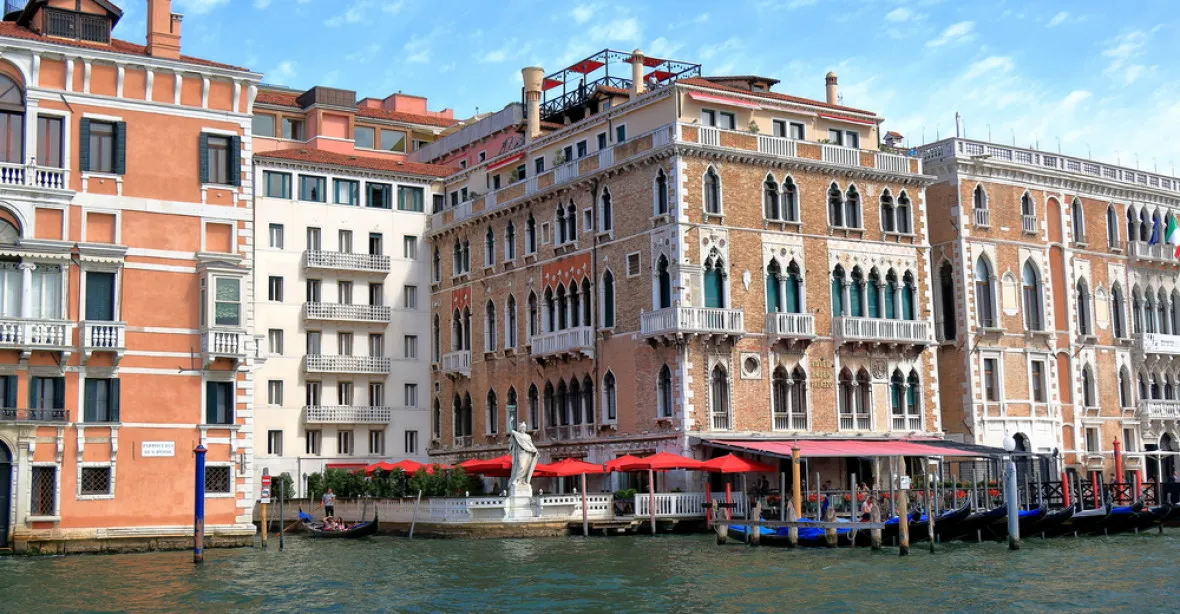 Smrt v Benátkách: v luxusním hotelu našli mrtvého 22letého Slováka