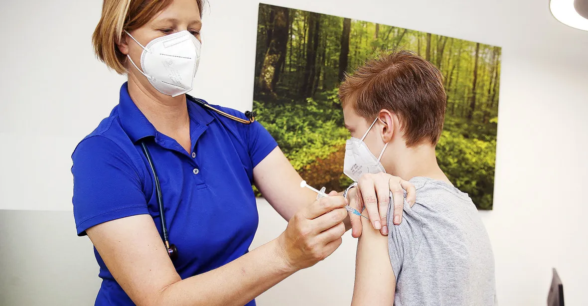 „Nechceme vakcínu pro děti nařizovat.“ Střetli se odpůrci a příznivci očkování
