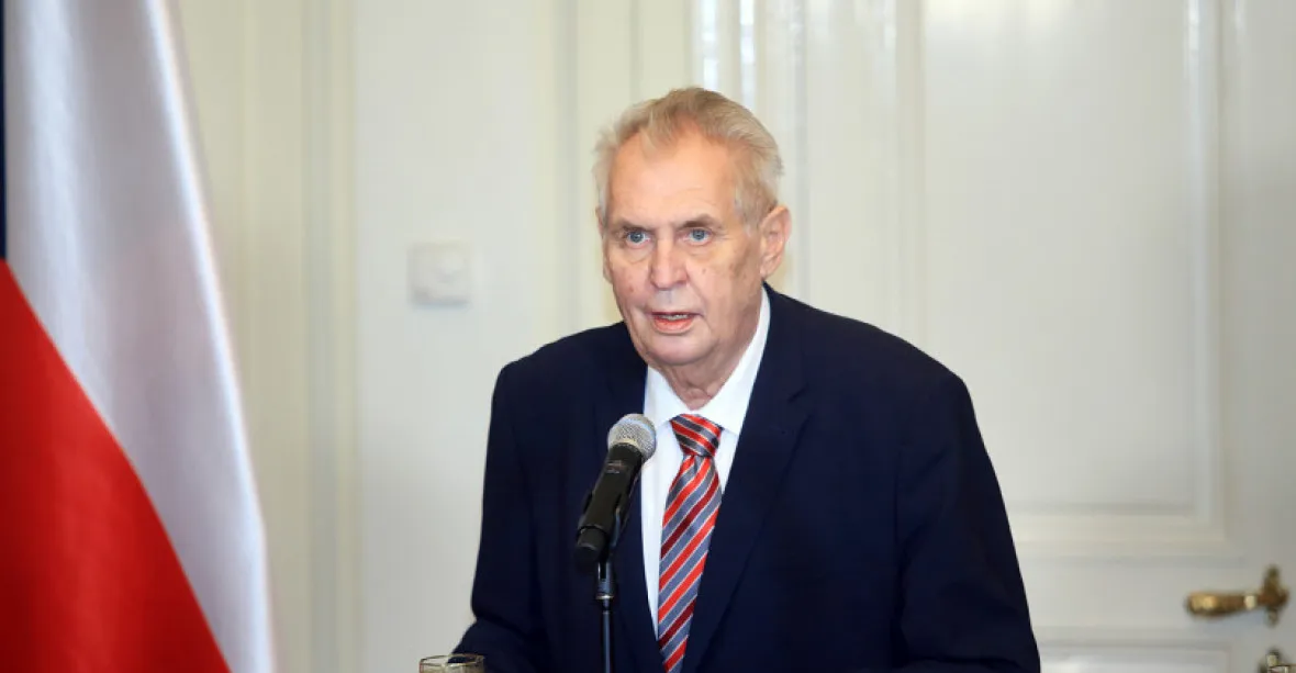 Opozice chce, aby Zeman hlásil schůzky s lobbisty. „Jde o trapný útok,“ reaguje Hrad